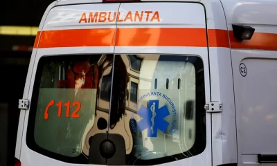 ACCIDENT grav în Constanța. Patru clienți răniți pe terasa unui local, după ce două autoturisme s-au izbit în urma unei depășiri neregulamentare