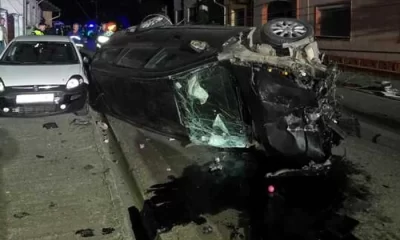 Accident în Orăștie. Patru tineri răniți grav, după ce mașina lor s-a răsturnat