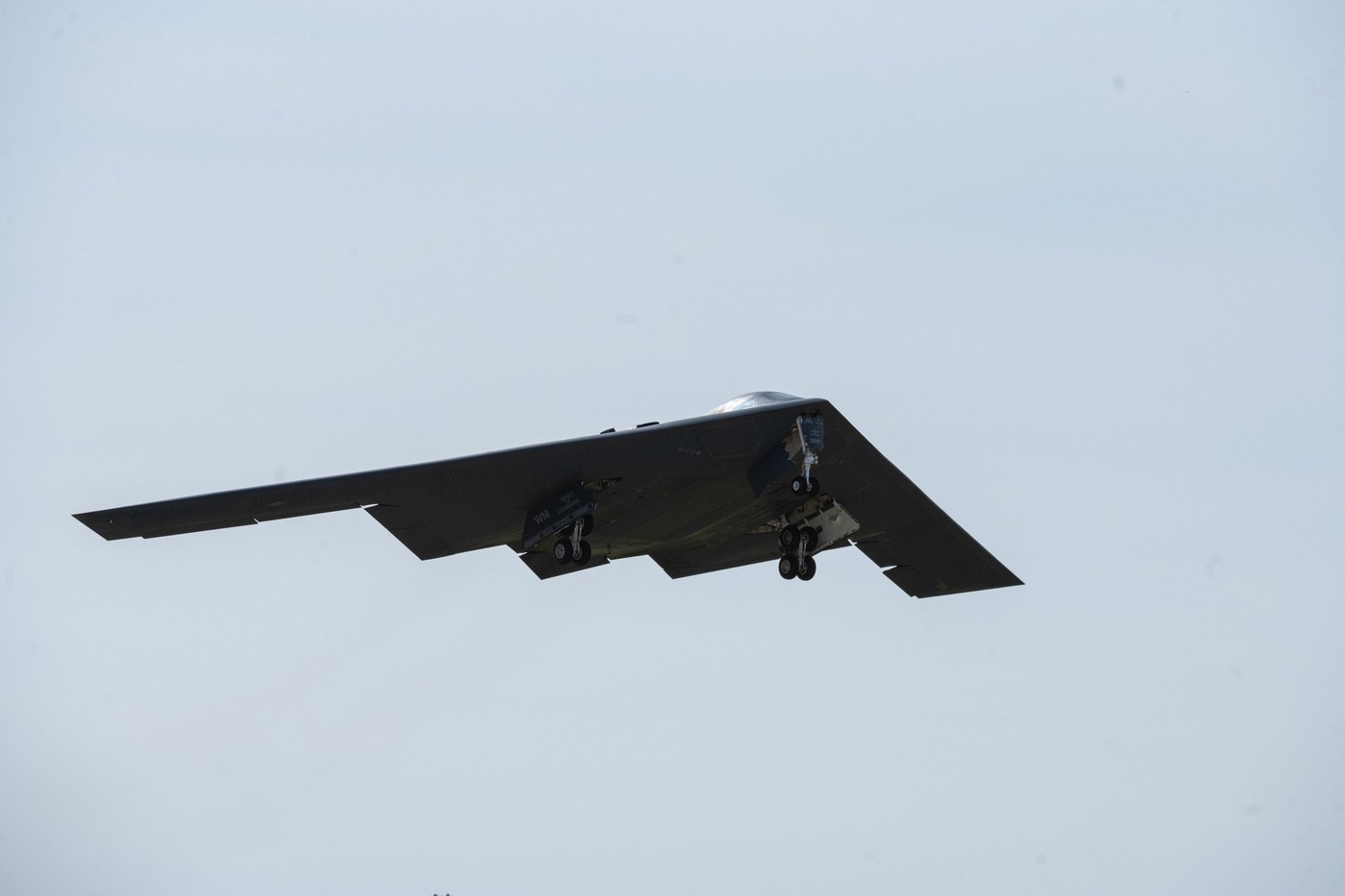 Bombardiere B-2, capabile să poarte bombe anti-buncăr, au decolat din SUA deasupra Pacificului