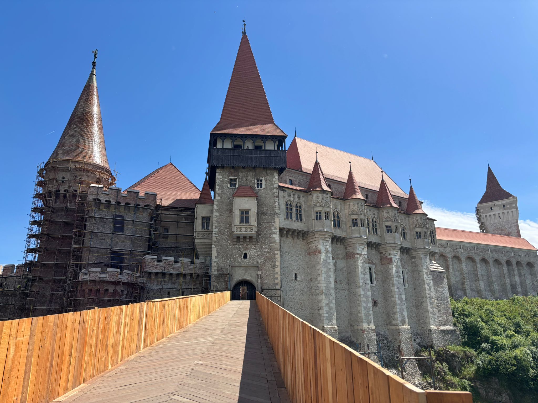 Castelul Corvinilor în care ar fi fost întemnițat Vlad Țepeș, inclus în topul celor mai înfricoșătoare obiective turistice din lume