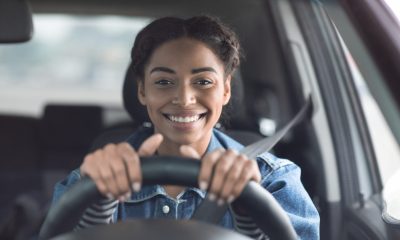 Ce înseamnă dacă ții mâinile apropiate sau îndepărtate pe volan? Iată ce spun specialiștii