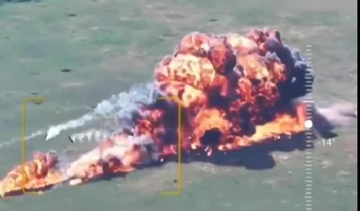 Momentul în care un avion rusesc de luptă Su-25 se prăbușește într-o minge de foc