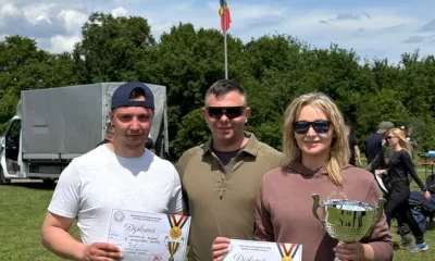 O femeie, unul dintre cei mai „pistolari” ai MAI. Cine este jandarmerița căreia îi place să tragă cu pușca semi-automată cu lunetă