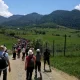 Peste 1.000 de iubitori de drumeţii au participat la inaugurarea Terra Borza Teutonica, un nou traseu pe Via Transilvanica. „E superfain”