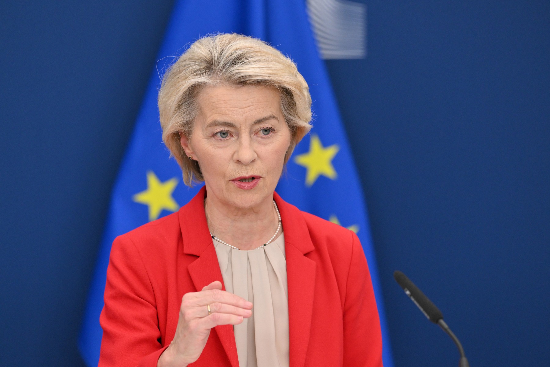 Ursula von der Leyen transmite condoleanțe pentru victimele atacului armat din Austria