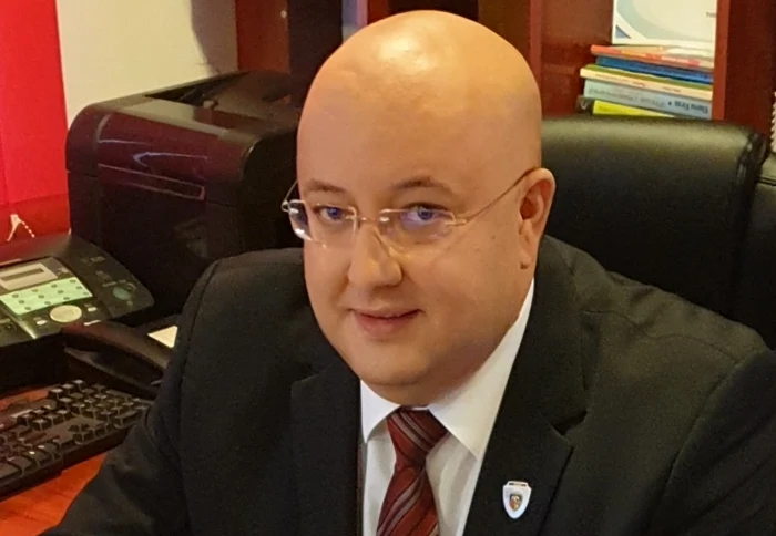 „Poate ajunge un ministru PNL la pușcărie pentru că mi-a dat telefoane?”. Presiuni, amenințări și sabotaje, denunțate de președintele CJ Vâlcea în proiectul CET Govora „Poate ajunge un ministru PNL la pușcărie pentru că mi-a dat telefoane?”. Presiuni, amenințări și sabotaje, denunțate de președintele CJ Vâlcea în proiectul CET Govora