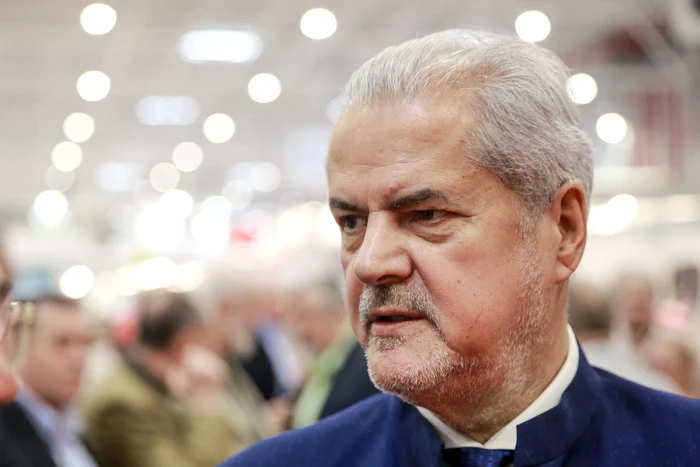 Adrian Năstase spune că dorința lui Băsescu s-a împlinit: PSD a ajuns „a cincea roată” la căruţă. „AUR poate aspira votanții social-democrați” Adrian Năstase spune că dorința lui Băsescu s-a împlinit: PSD a ajuns „a cincea roată” la căruţă. „AUR poate aspira votanții social-democrați”