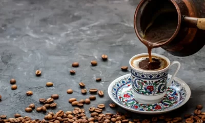 Greșeala de dimineață care ne sabotează energia: cafeaua băută prea devreme. Momentele cheie pentru a bea licoarea