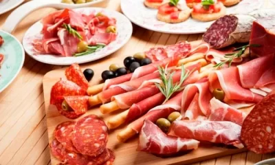 Orice consum de carne procesată e periculos pentru sănătate, avertizează experții. Ce ar trebui evitat