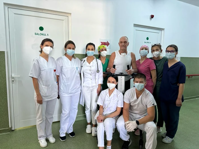 Un bărbat din Lugoj care a contractat virusul West Nile printr-o înţepătură de ţânţar a ieşit din comă, după aproape 60 de zile