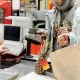 Un adolescent de 17 ani a furat o casă de marcat dintr-o brutărie