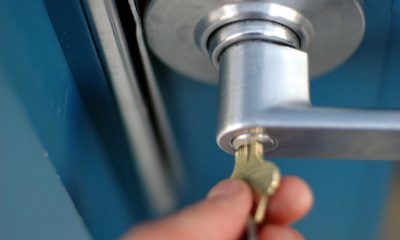 Schimbare Yala Usa în București: Ghid Complet pentru Reparații și Deblocări