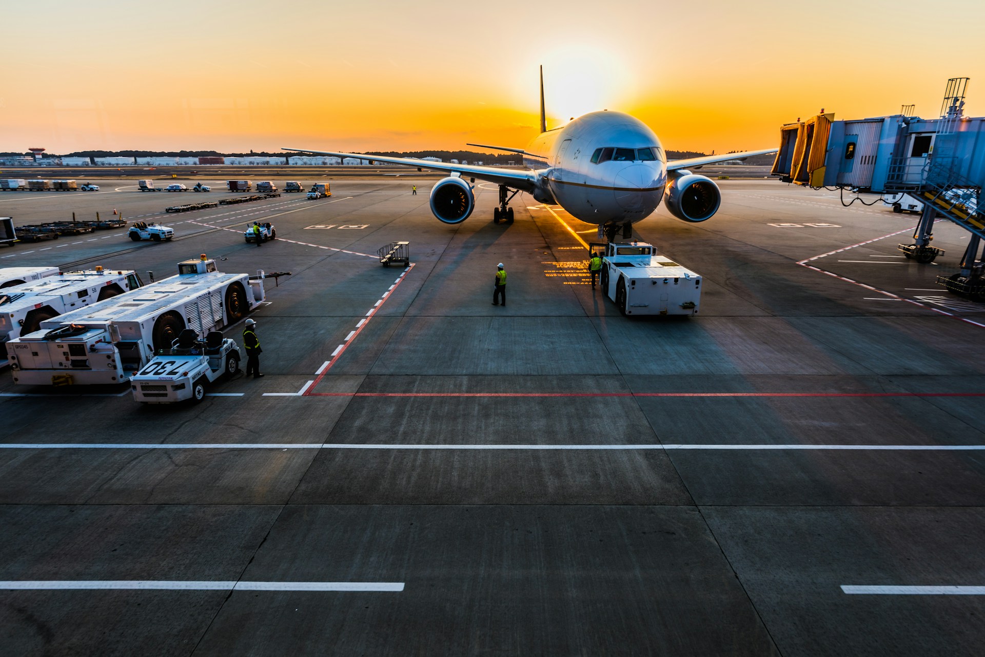 De ce merită să alegi servicii de transfer de la aeroport: confort, siguranță și timp câștigat