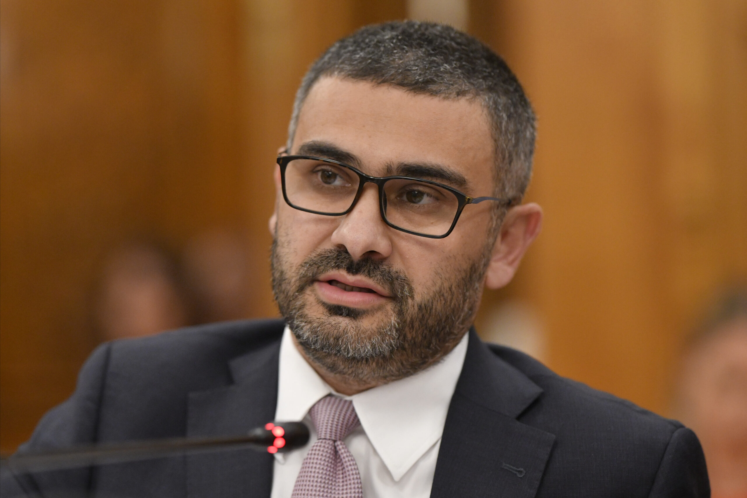 Ministrul Muncii, Florin Manole, recunoaște că nu se știe amploarea fenomenului muncii la negru, dar… „trebuie COMBĂTUTĂ prin toate mijloacele”