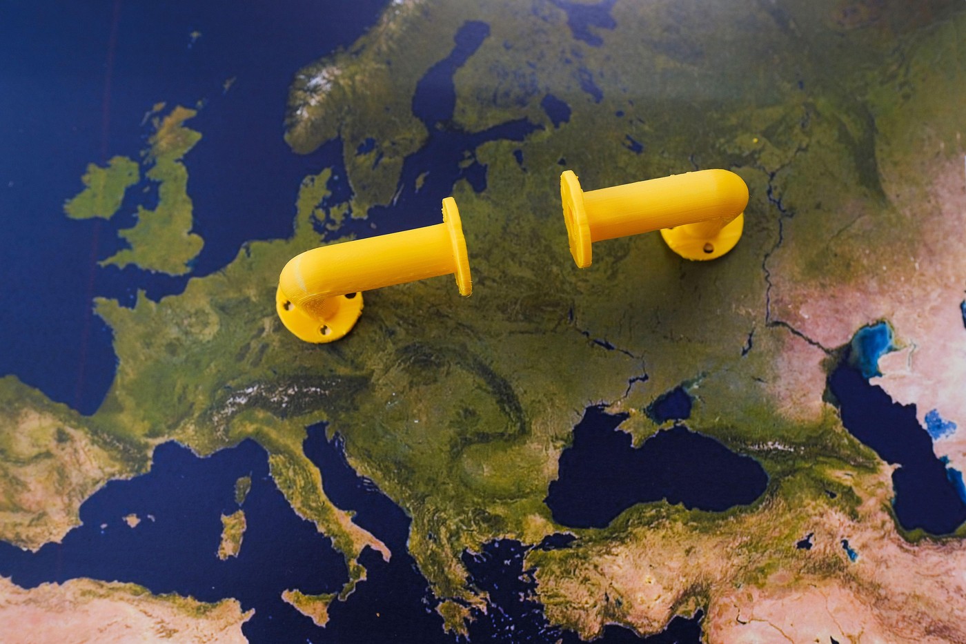 UE își menține planurile de eliminare treptată a importului de petrol din Rusia până în 2028