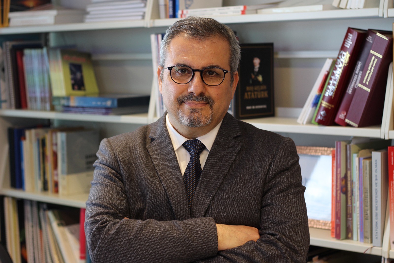 SIMEDICAL ROMÂNIA aduce în premieră în București expertiza mondială a prof. dr. Erdal Karaöz în medicina regenerativă SIMEDICAL ROMÂNIA aduce în premieră în București expertiza mondială a prof. dr. Erdal Karaöz în medicina regenerativă
