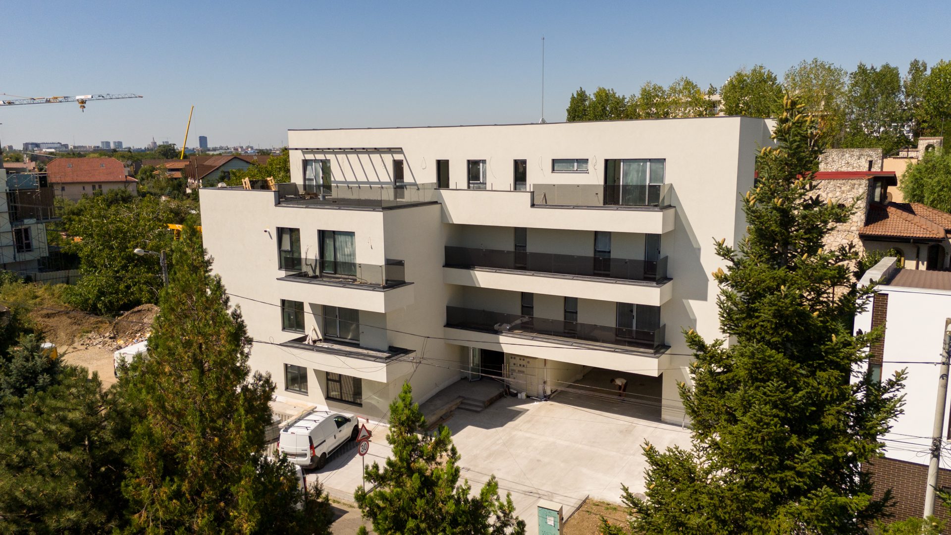 De Black Friday, dezvoltatorul lansează o ofertă de preț limitată, de 2.800 de euro/mp, pentru proiectul boutique Maison du Monde. În plus, unele apartamente sunt scutite de plata TVA De Black Friday, dezvoltatorul lansează o ofertă de preț limitată, de 2.800 de euro/mp, pentru proiectul boutique Maison du Monde. În plus, unele apartamente sunt scutite de plata TVA