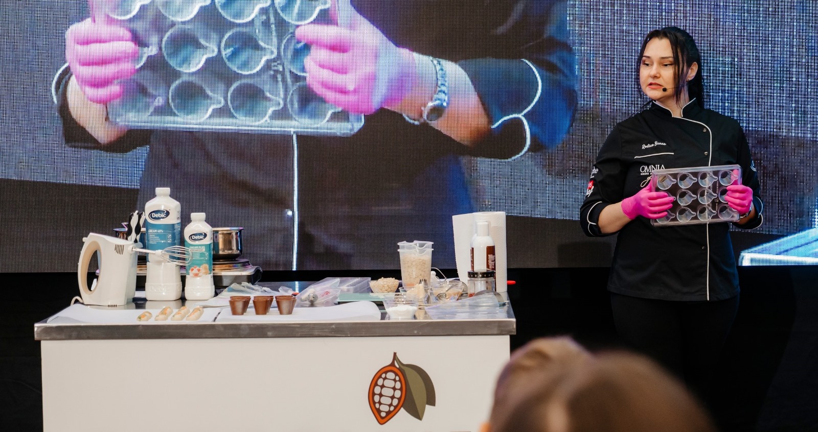 Sculpturi din ciocolată și parfumuri de lux la Chocolate Saga 2025 Sculpturi din ciocolată și parfumuri de lux la Chocolate Saga 2025