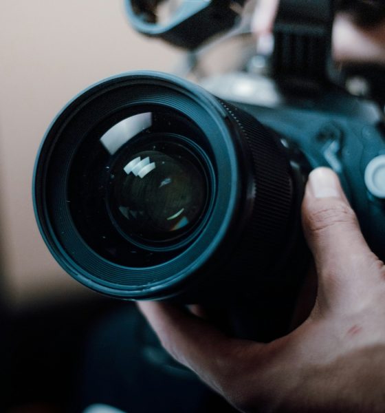 De ce un videograf cu cameră profesională îți poate oferi mai mult decât orice smartphone