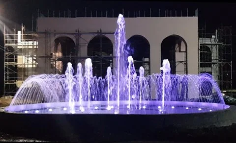 Fântânile arteziene cu LED RGB – spectacole vizuale moderne pentru grădini, afaceri și comunități din România, realizate de SAGA cu acoperire națională