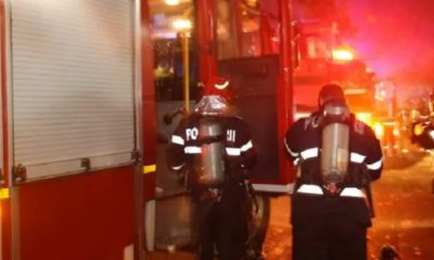 EXPLOZIE urmată de incendiu, la o garsonieră din Balș. Doi locatari au suferit arsuri, iar autoritățile din Olt au activat Planul Roșu de Intervenție