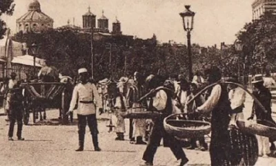 Fast-food-ul românesc de altădată. Ce mâncăruri rapide făceau furori înainte de burgeri și șaorma