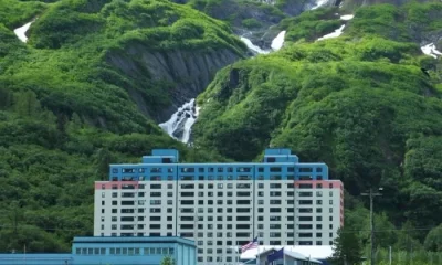 Orașul unde toți locuitorii trăiesc sub același acoperiș