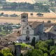 REPORTAJ Vacanță în Umbria, frumusețea discretă a Italiei rurale: vin vechi, sate liniștite și arhitectură impresionantă