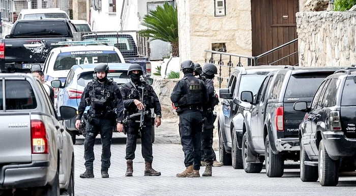 Trei morți și zeci de răniți într-un schimb de focuri pe insula grecească Creta. Atacul ar fi o răzbunare între familii