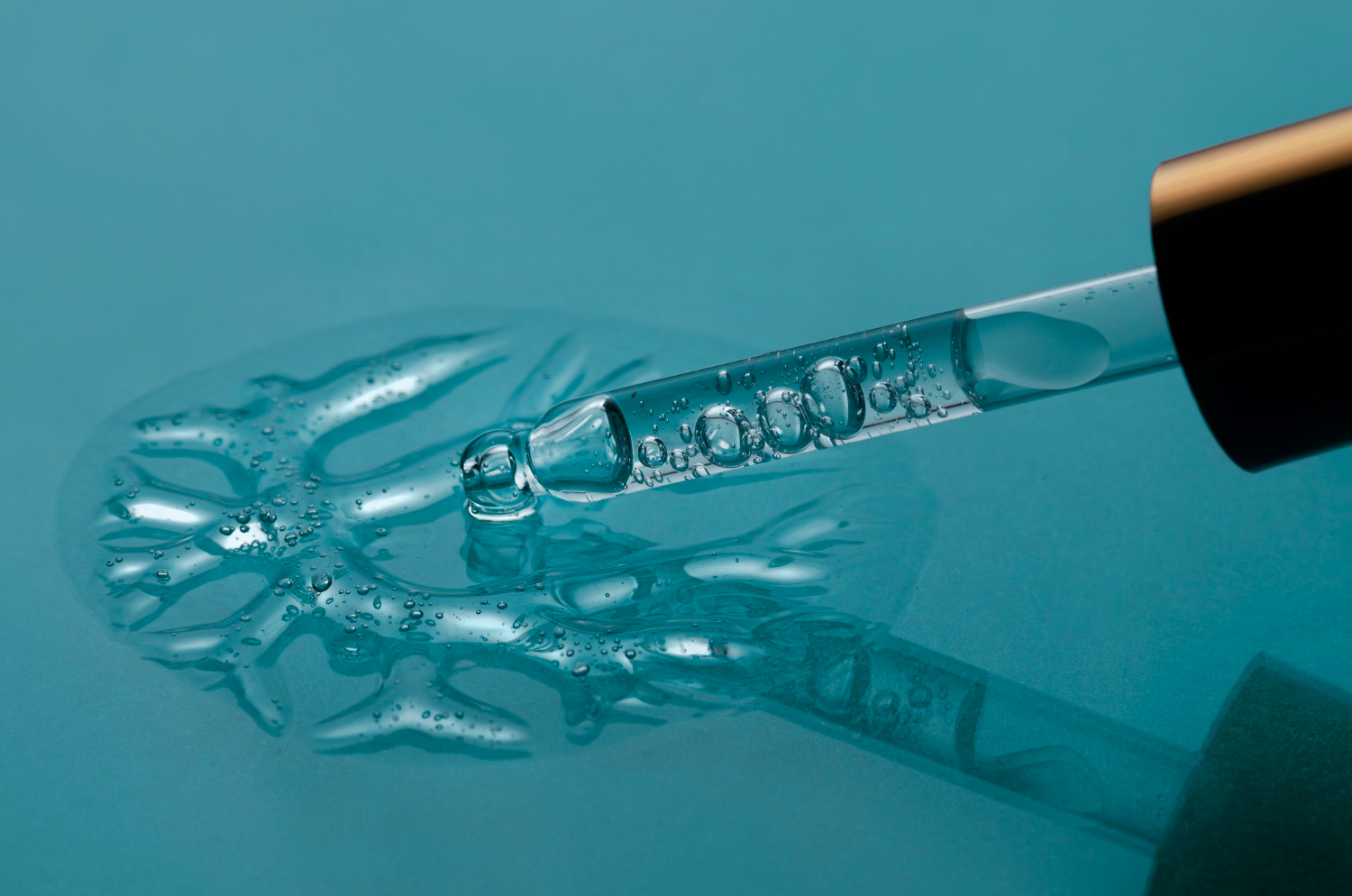 Diferența dintre acidul hialuronic și botox. Ce trebuie să știi înainte de injectare