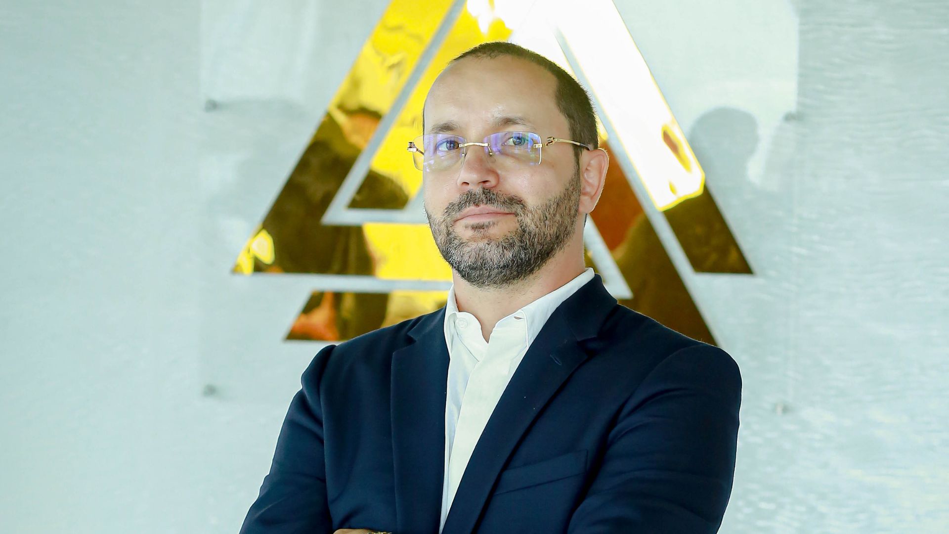 Gabriel Nicolaev lansează conceptul „Medicina Nicolaev”, un model integrativ prezentat ca îmbinând microbiomul, frecvențele vibraționale și sănătatea emoțională