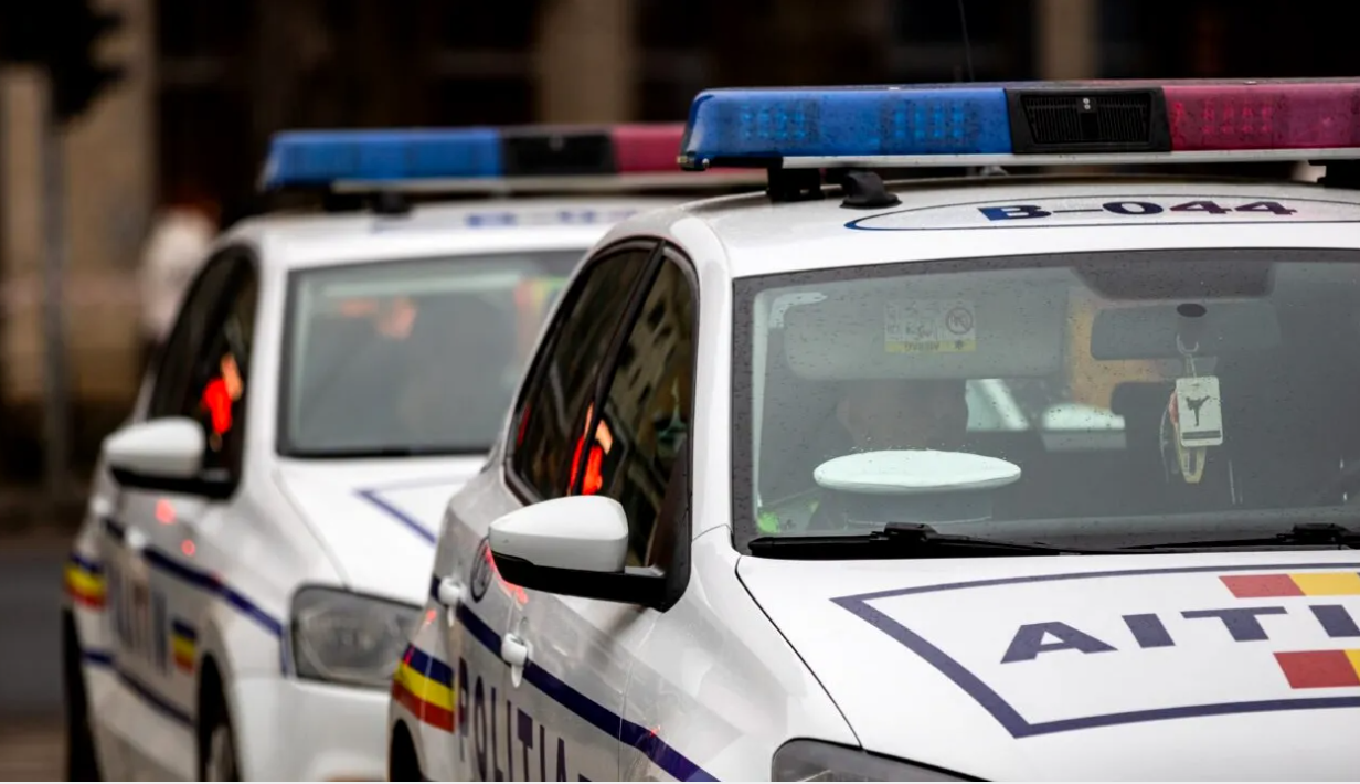 un bărbat își transporta mama moartă pe bancheta din spate, până în Germania