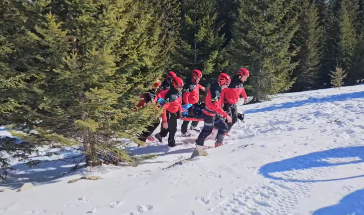 40 de apeluri de urgență, un mort