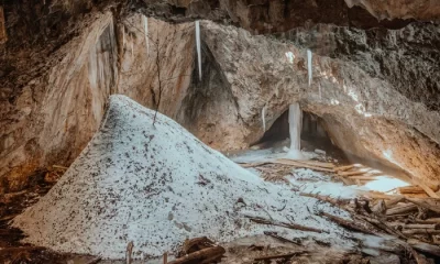 Destinații de călătorie iarna în Munții Apuseni. Ținutul ghețarilor de peșteră și al monumentelor rare ale naturii