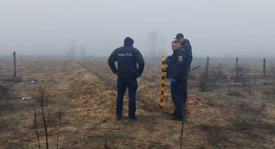 Hoții au furat o conductă de irigații în Oltenia. Au săpat „tranșee” pe 2 km pentru a o dezgropa