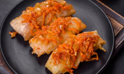 Rețeta originală de sarmale, complet diferită față de cea românească. Ce ingrediente se pun în ambele variante