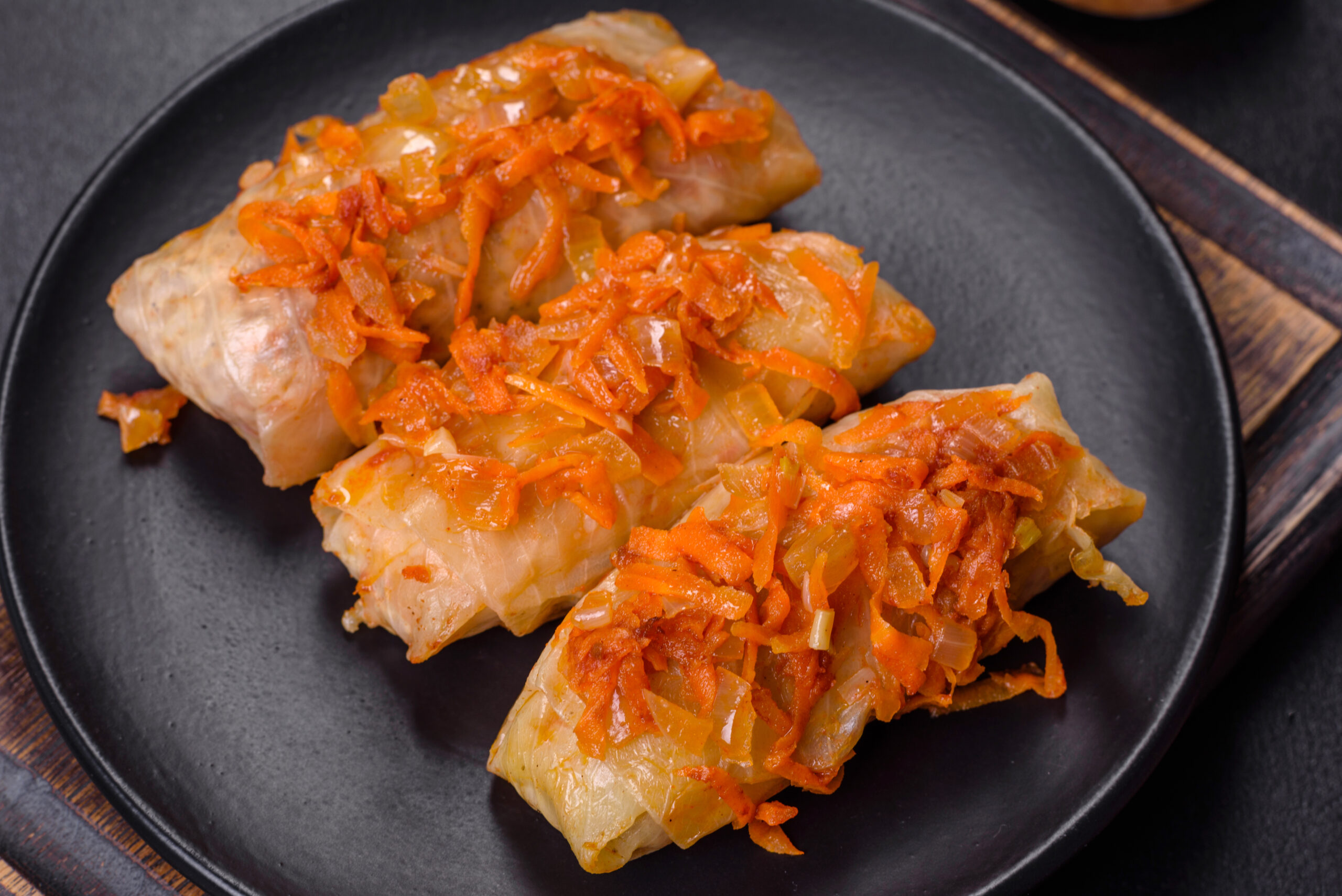 Rețeta originală de sarmale, complet diferită față de cea românească. Ce ingrediente se pun în ambele variante