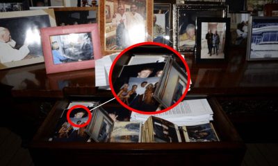 Scandal în Statele Unite. Dpartamentul de Justiție a eliminat o fotografie cu Trump din dosarele Epstein. Alte 16 fișiere au dispărut de pe site