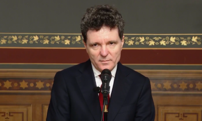 „Este foarte greu să explic unui străin că avem 4 partide care formează o coaliție și se atacă între ele”