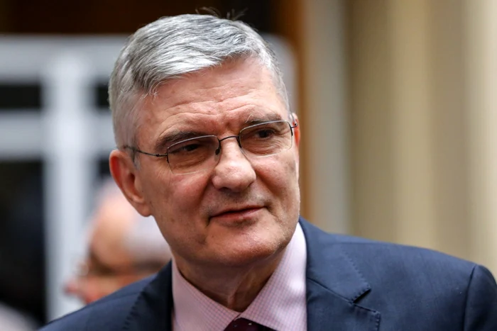 Când va putea România să treacă la euro? Dăianu: „Până nu ajungem la un deficit de 3%, nici nu se uită la noi. Ar râde de noi”