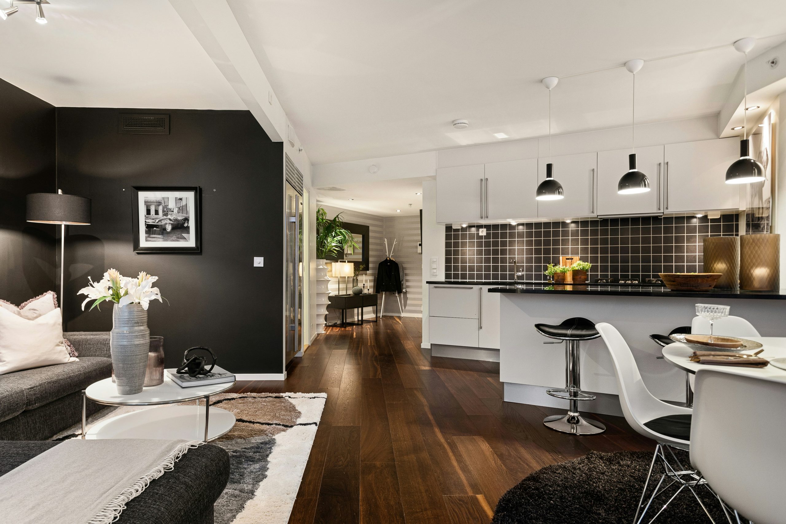 Iluminatul inteligent al locuinței tale – cum schimbi atmosfera și funcționalitatea cu soluții moderne