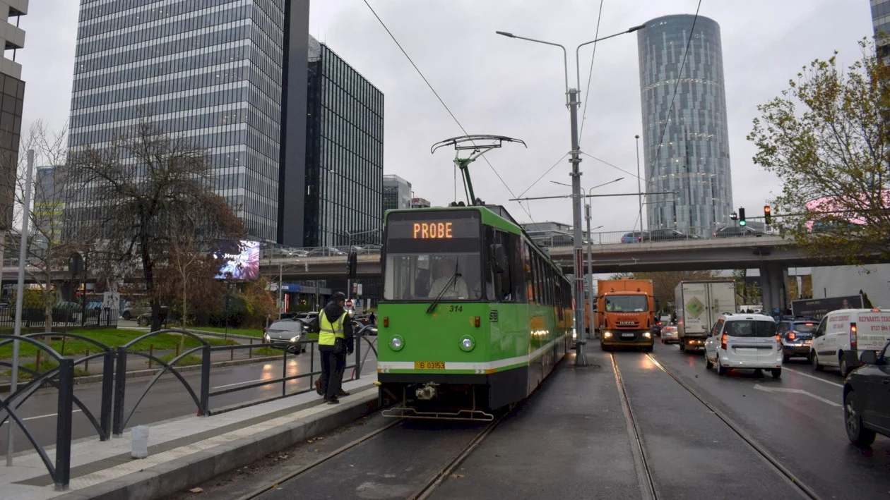 Linia 5 de tramvai, „Misiune imposibilă”. Chinul deschiderii pentru Primărie și STB
