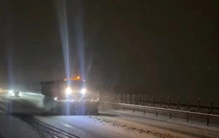 Ninsori în mai multe zone ale țării: se intervine cu utilaje de deszăpezire pe autostrăzi și drumuri naționale
