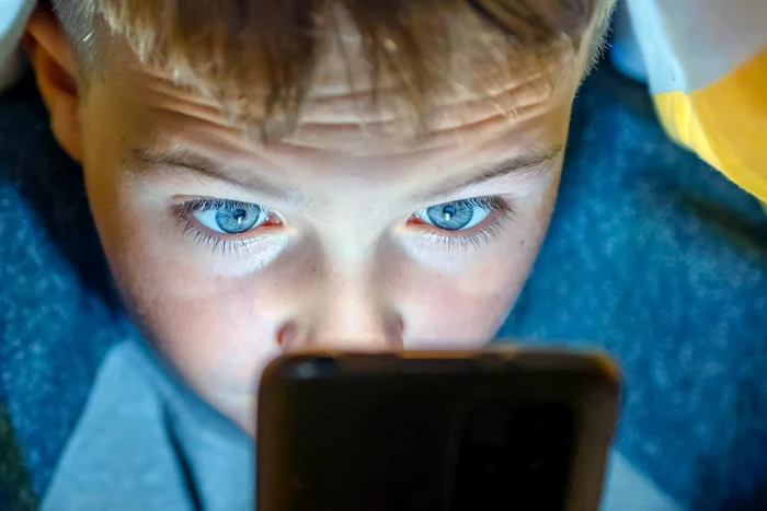 Copii de 14 ani recrutați prin Snapchat pentru a fura iPhone-uri în Londra. Minorii sunt atrași prin recompense în bani