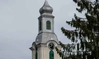 De ce s-a prăbușit turnul Bisericii Reformate din Cehu Silvaniei, vechi de 500 de ani: „Clopotele produceau vibrații constante”