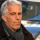 Dovezi tot mai numeroase că Epstein a fost ucis: un misterios fulger portocaliu și medicul care spune că a fost strangulat