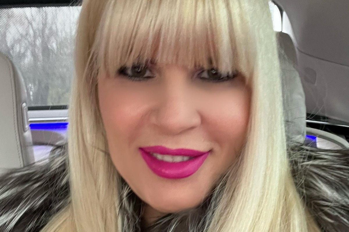 Elena Udrea, blocată, din cauza viscolului. Cum s-a fotografiat alături de fiica ei, Eva