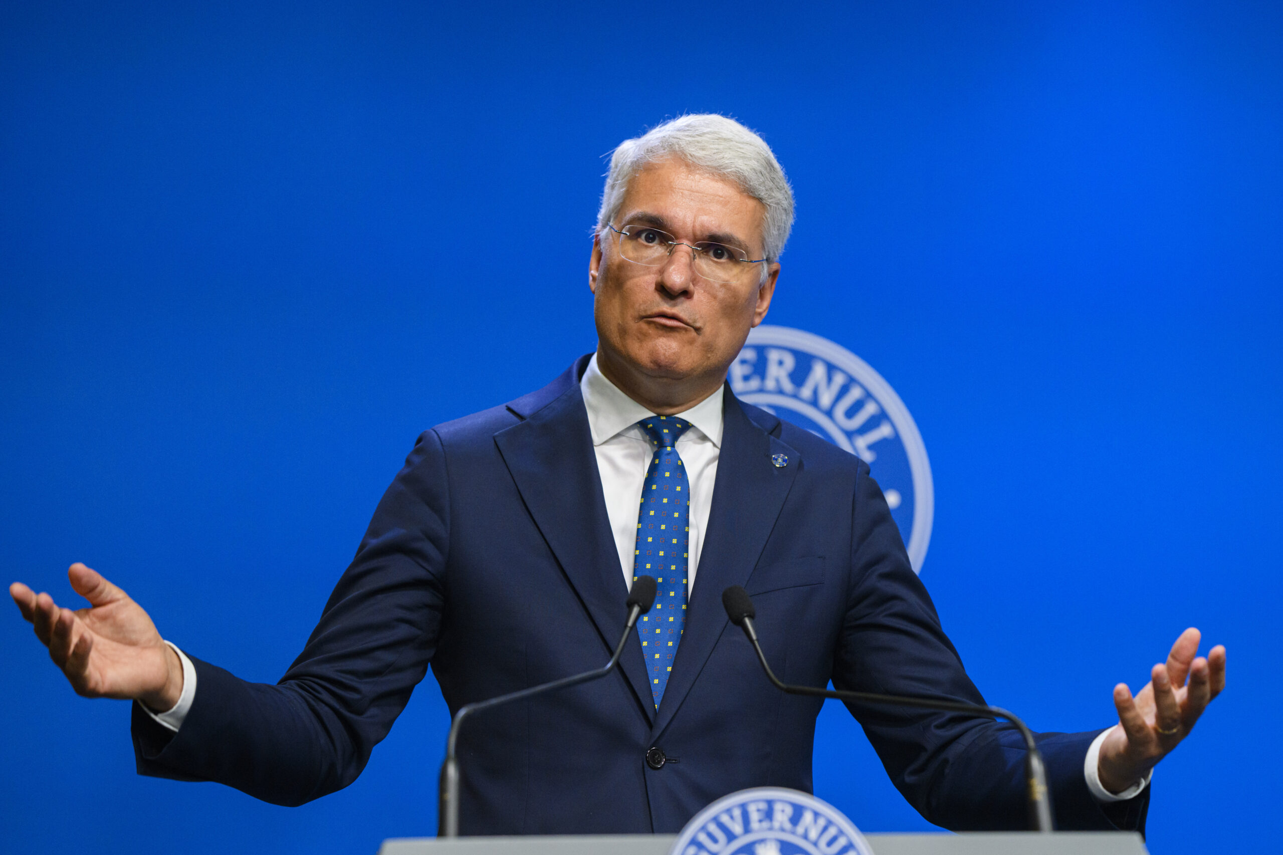 Guvernul care susține că luptă cu fake news-ul propagă informații false. Ministrul Fondurilor Europene a anunțat că România a pierdut „oficial” 231 de milioane de euro din PNRR, apoi s-a răzgândit. Cum a sunat mesajul de scuze