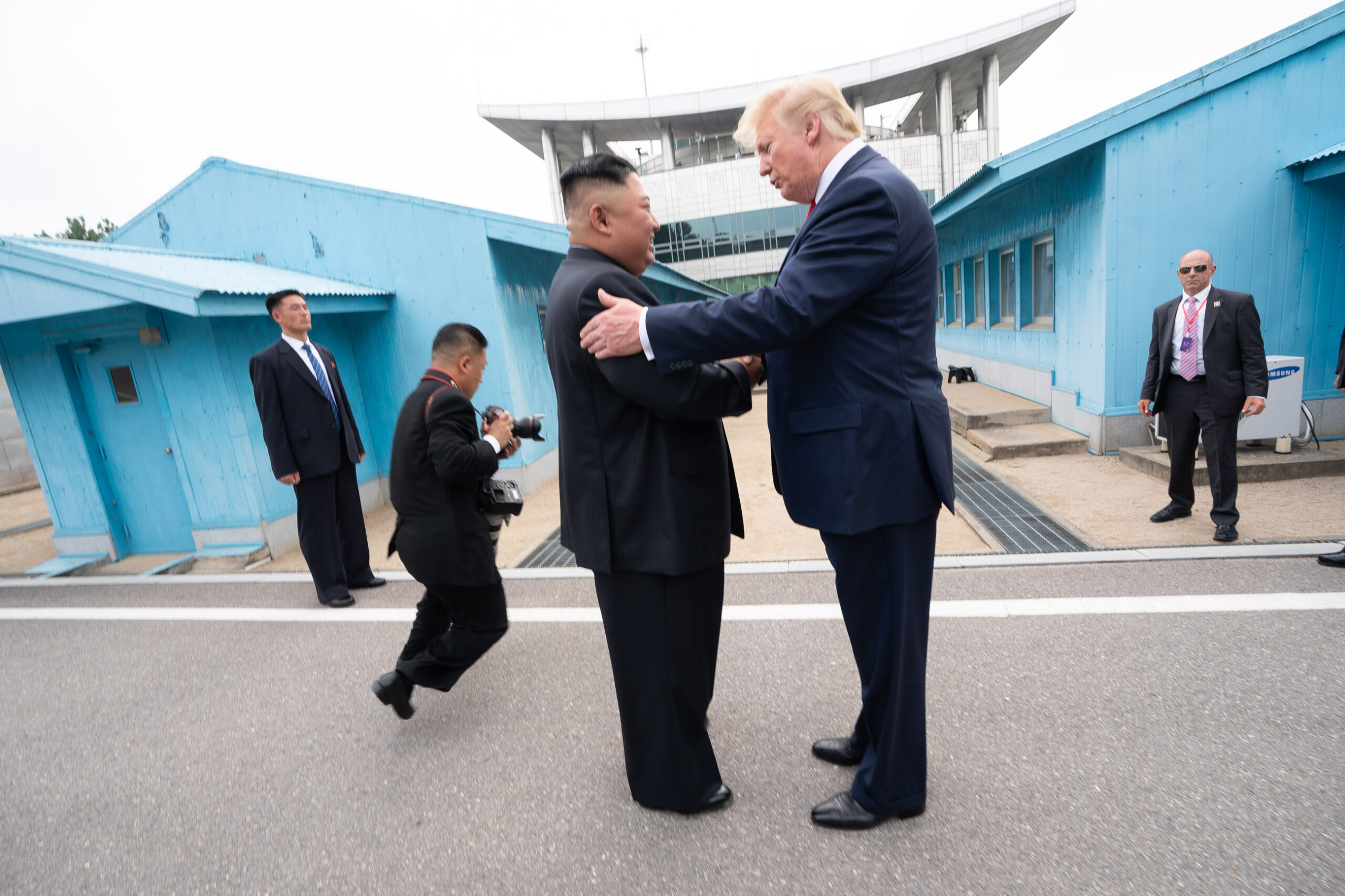 Kim Jong Un își schimbă tonul față de Trump. Phenianul transmite că poate coopera cu SUA în cazul în care Coreea de Nord este recunoscută drept o „putere nucleară”