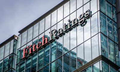 Lovitură pentru Ilie Bolojan. Agenția de rating Fitch menține România aproape de „junk”, deşi deficitul a scăzut. Economia scade